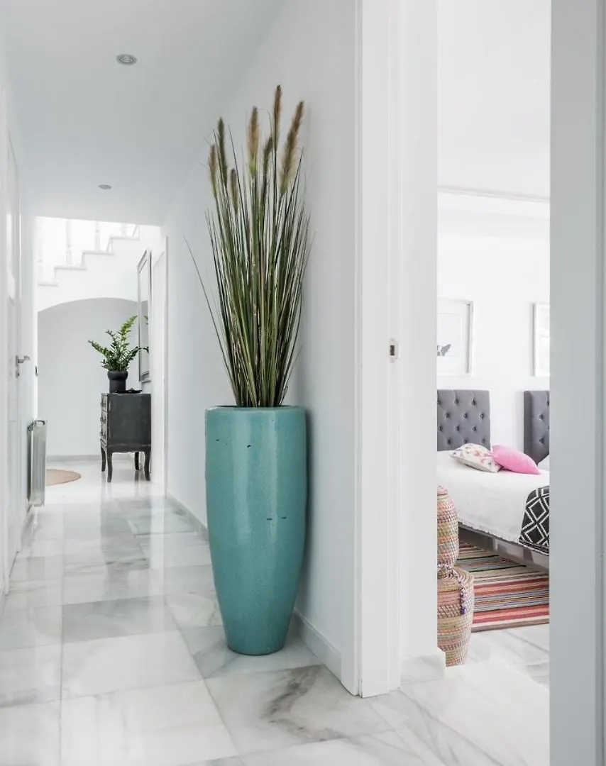 Oasis Beachfront Golden Mile Marbella 0*,  Spagna
