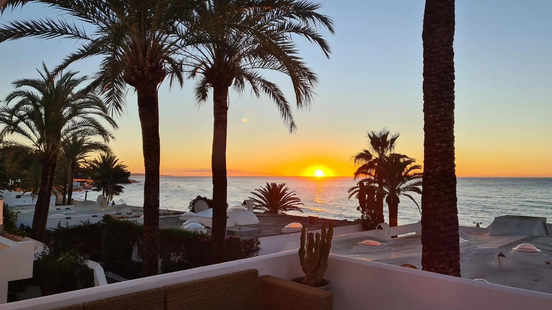Oasis Beachfront Golden Mile Marbella