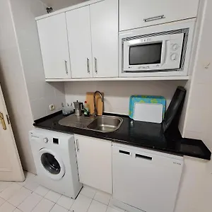 Сasa de vacaciones Gorgeous 2br Apt. W/ Mountain View Puerto Banus, Marbella
