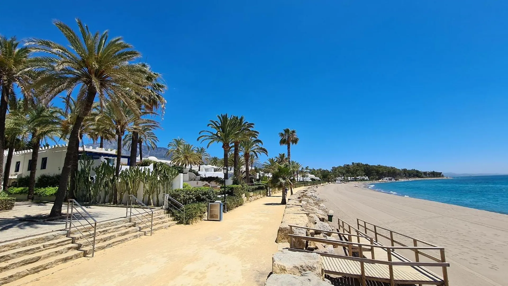 Oasis Beachfront Golden Mile Marbella 0*,  Spain